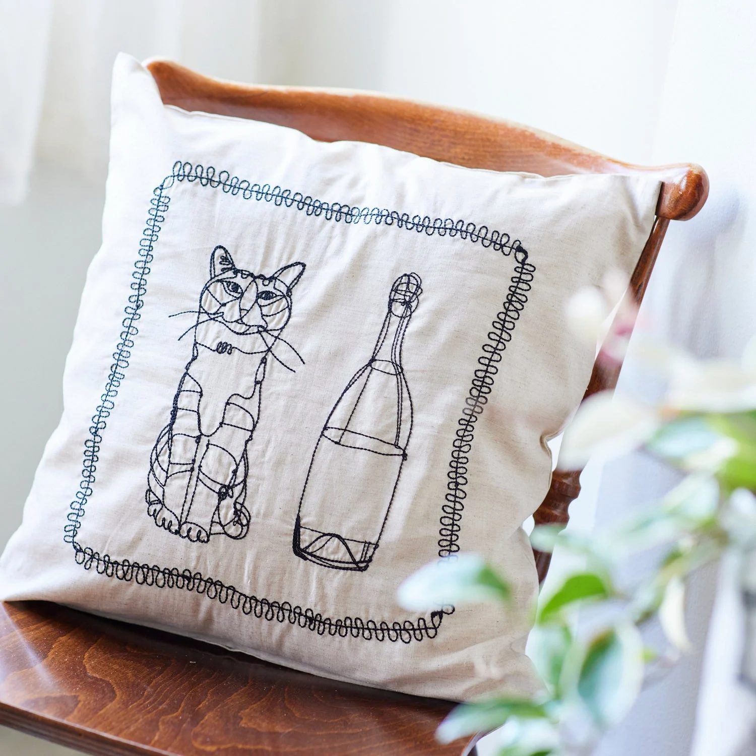 [Kokka Lifestyle] +HAyU Cushion Cover Nyampagne